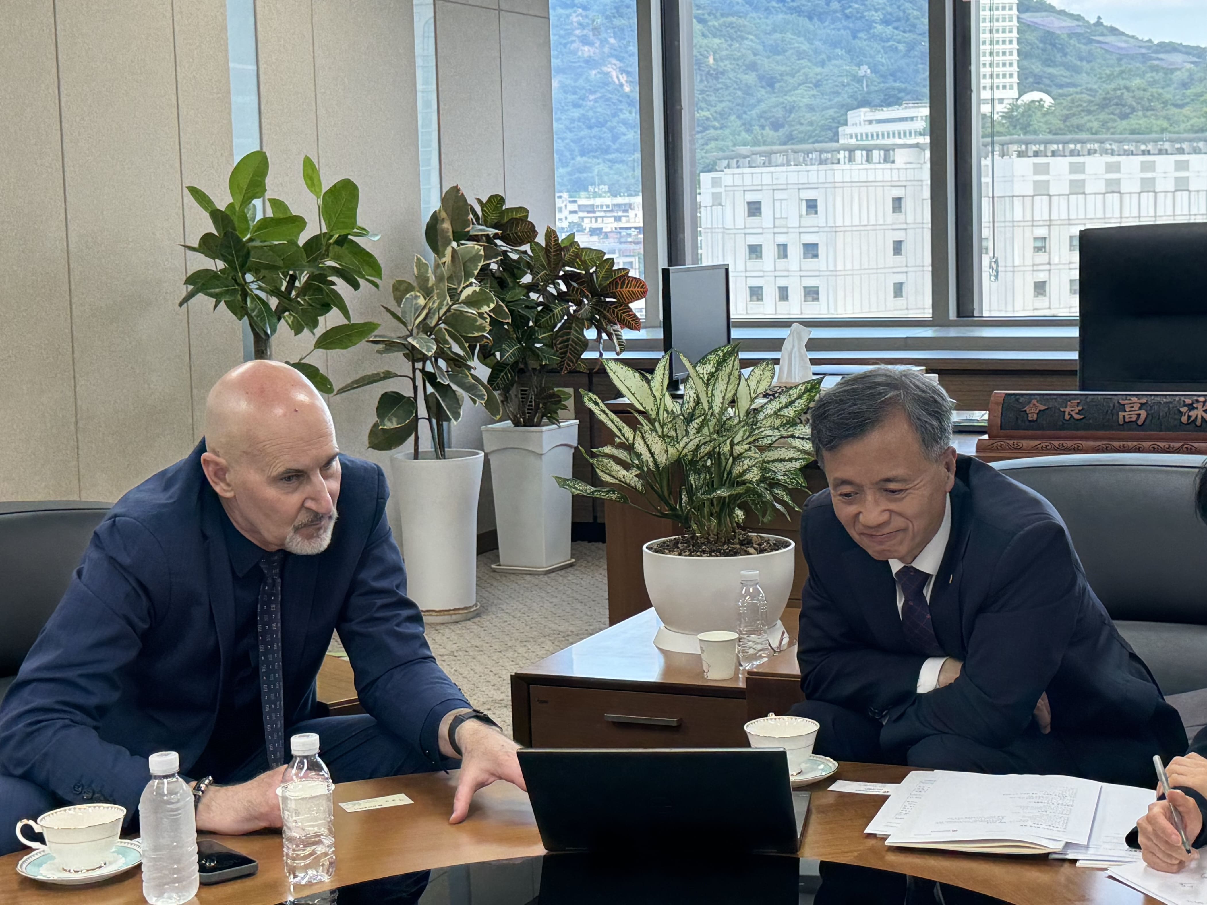 고영철 신협중앙회장, WOCCU 사무총장과 면담… 국제 신협운동 내 한국 신협 역할 확대 논의 1 이미지