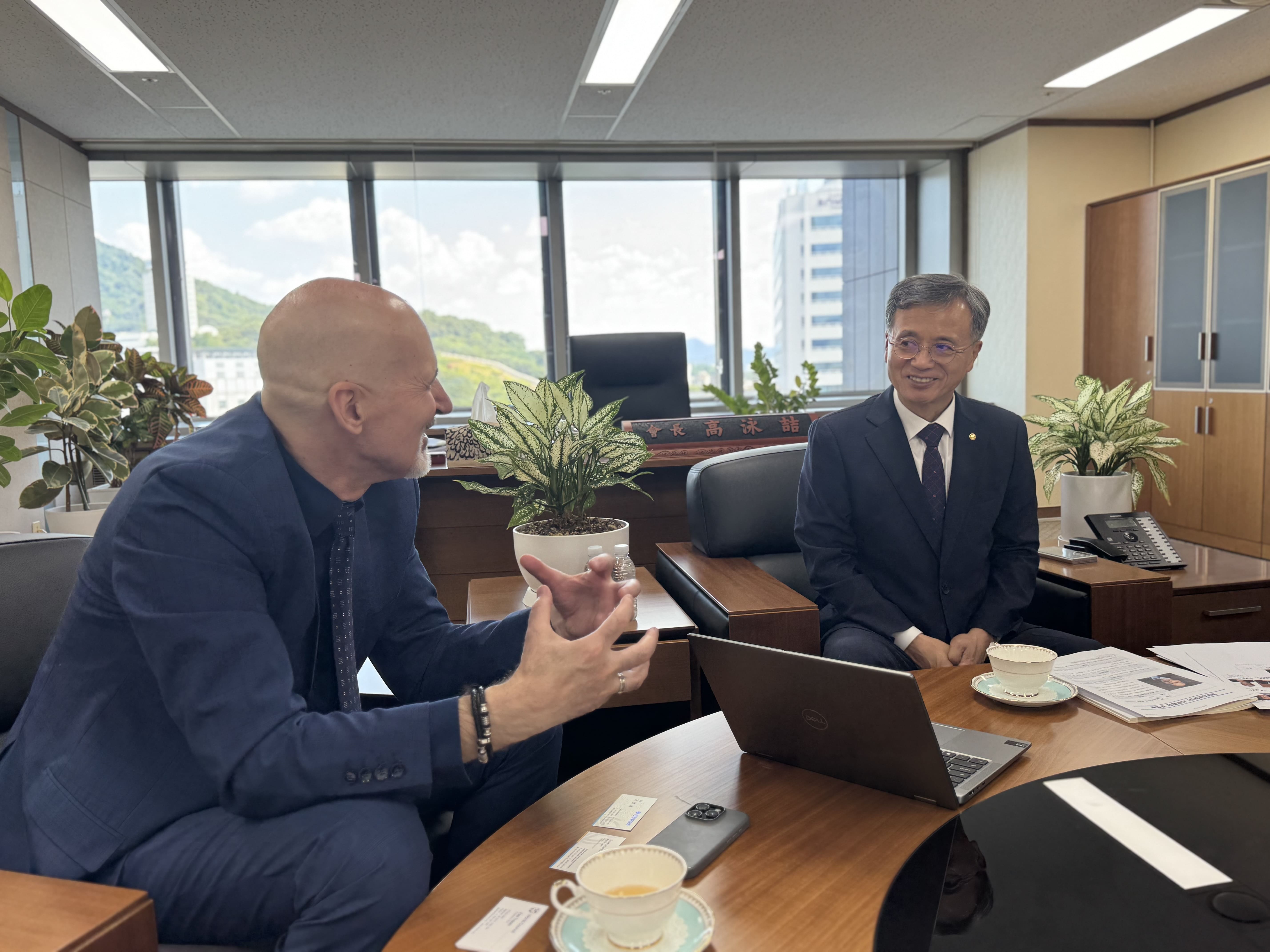 고영철 신협중앙회장, WOCCU 사무총장과 면담… 국제 신협운동 내 한국 신협 역할 확대 논의 2 이미지